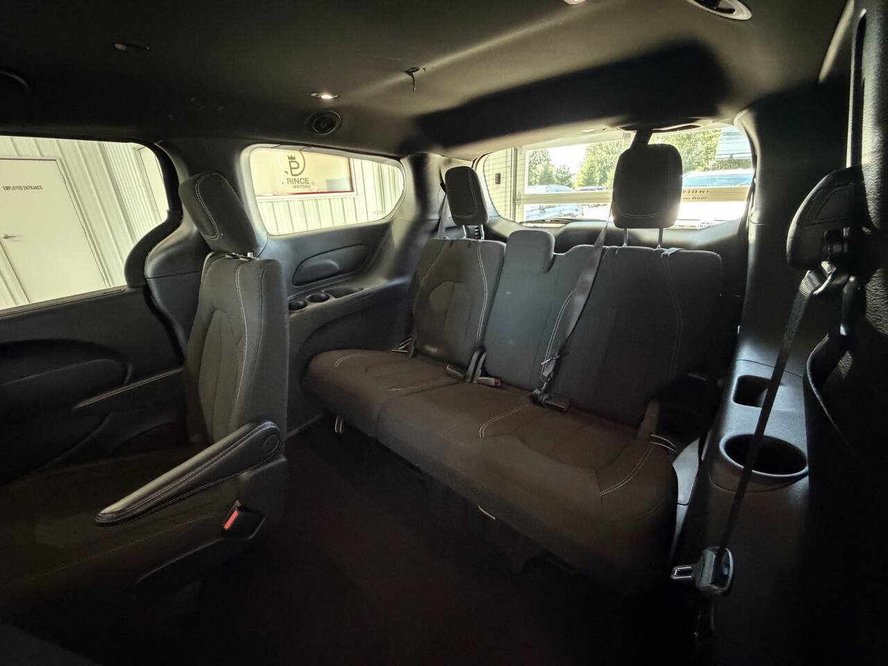Used 2022 Chrysler Pacifica Touring FWD image 20