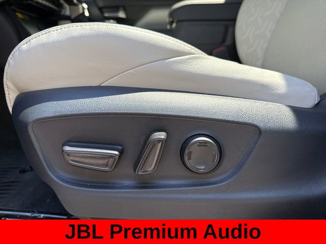 Used 2025 Toyota Tacoma Limited AWD/4WD image 14