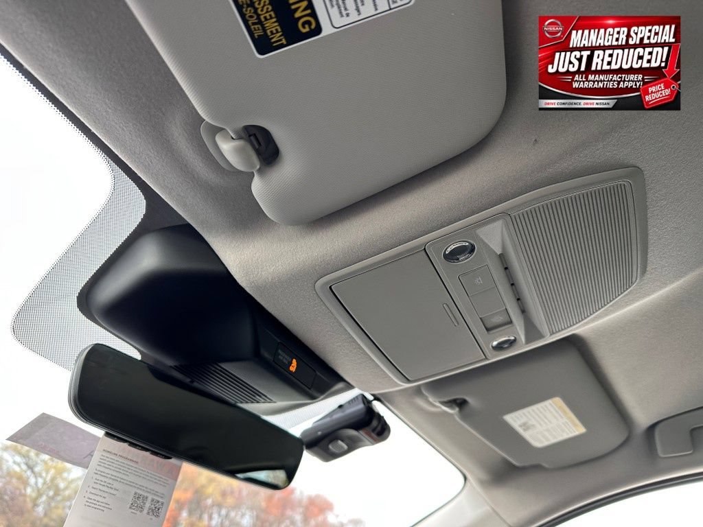 New 2025 Nissan Kicks SR w/ Illumination Package FWD image 26