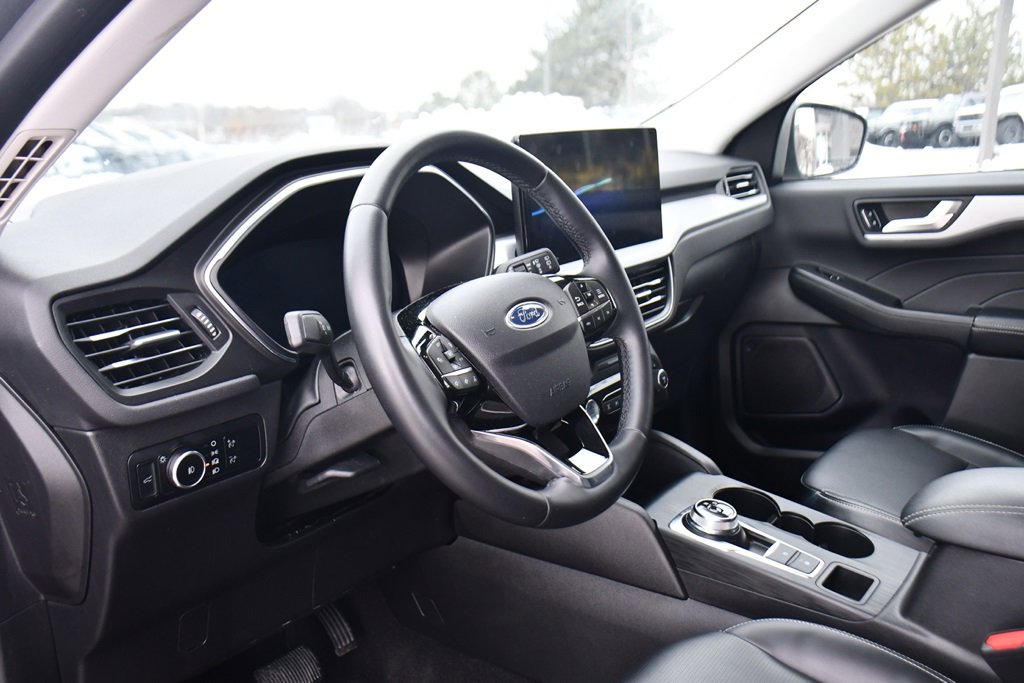 Used 2024 Ford Escape Platinum image 11