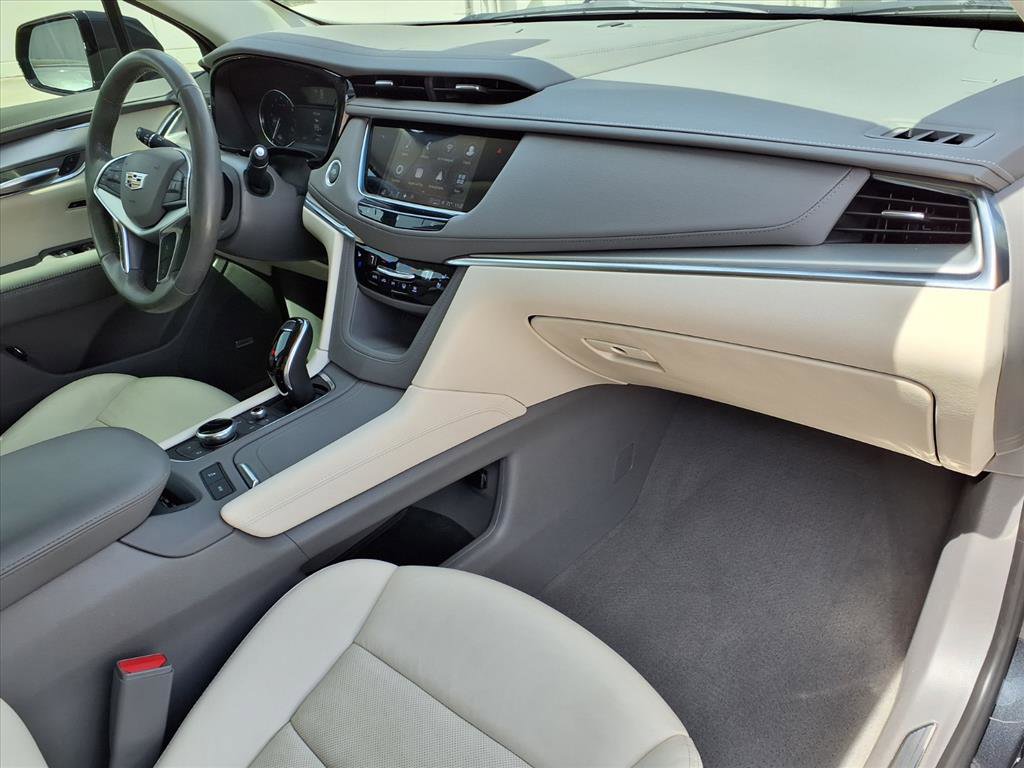 Used 2021 Cadillac XT5 Premium Luxury FWD image 8