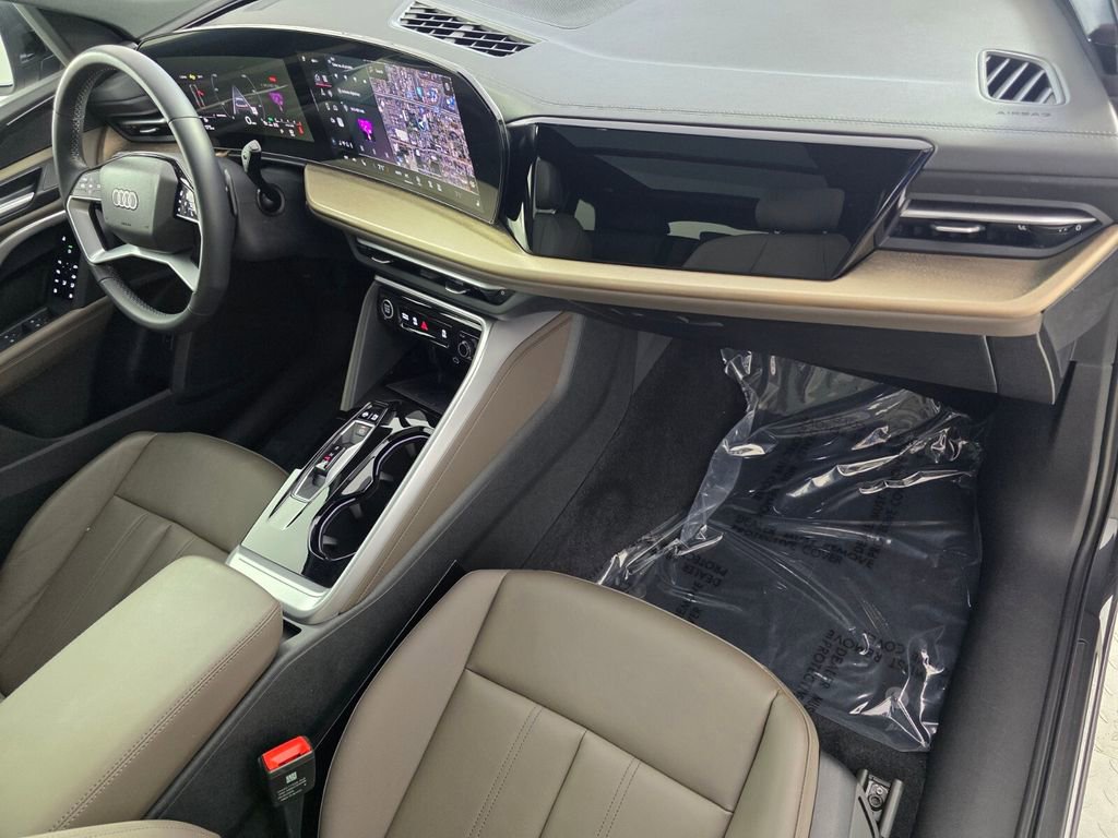 Used 2025 Audi Q5 Premium image 31
