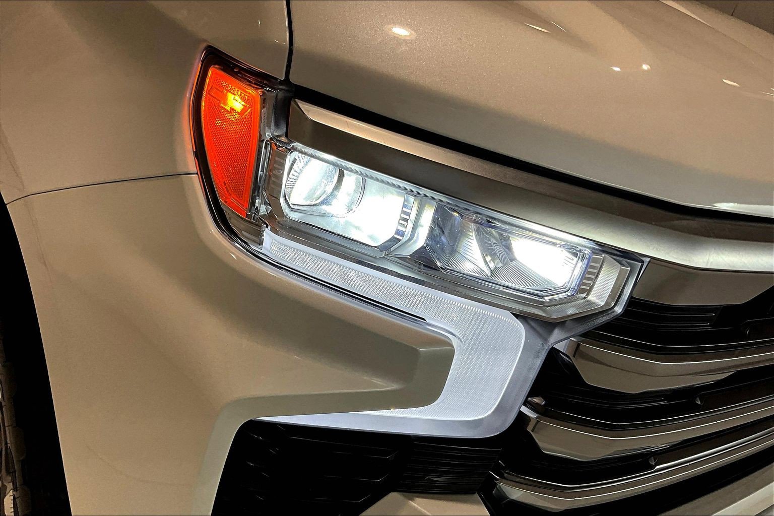 Used 2024 Chevrolet Silverado 1500 High Country AWD/4WD image 34