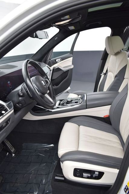Used 2023 BMW X7 M60i w/ Executive Package AWD/4WD image 7
