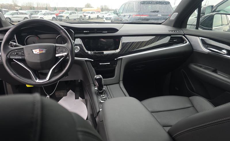 Used 2023 Cadillac XT6 Premium Luxury w/ LPO, Floor Liner Package AWD/4WD image 6