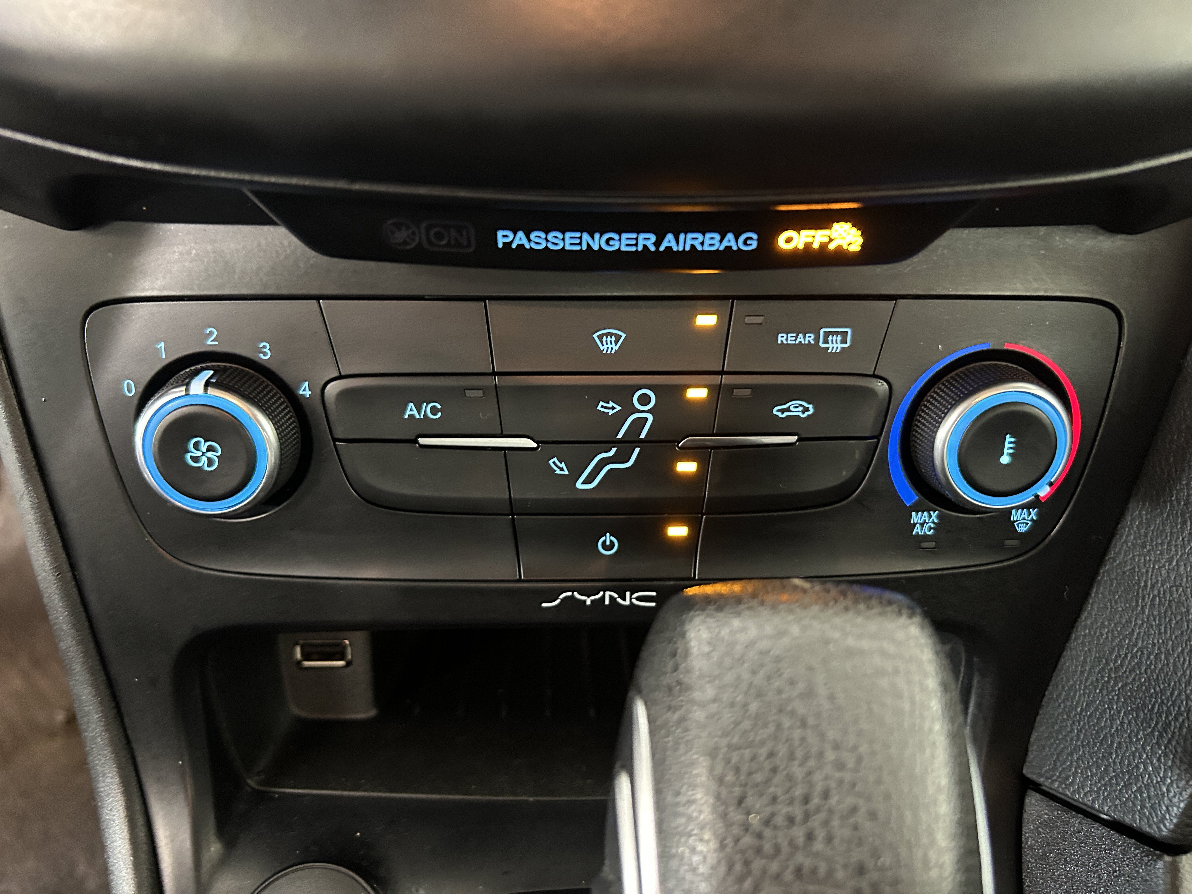 Used 2018 Ford Focus SE FWD image 16