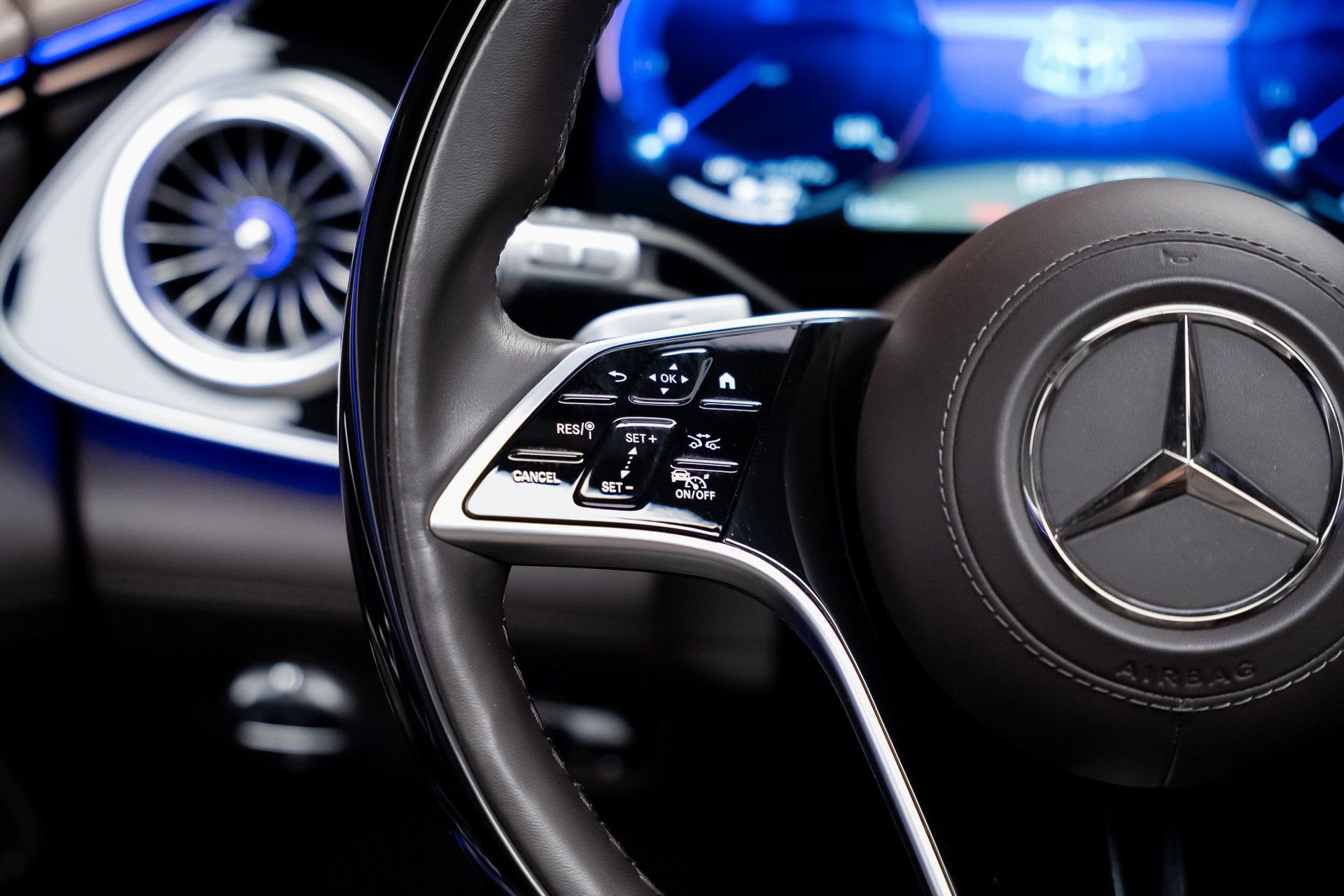 Used 2024 Mercedes-Benz Maybach EQS 680 4MATIC image 45