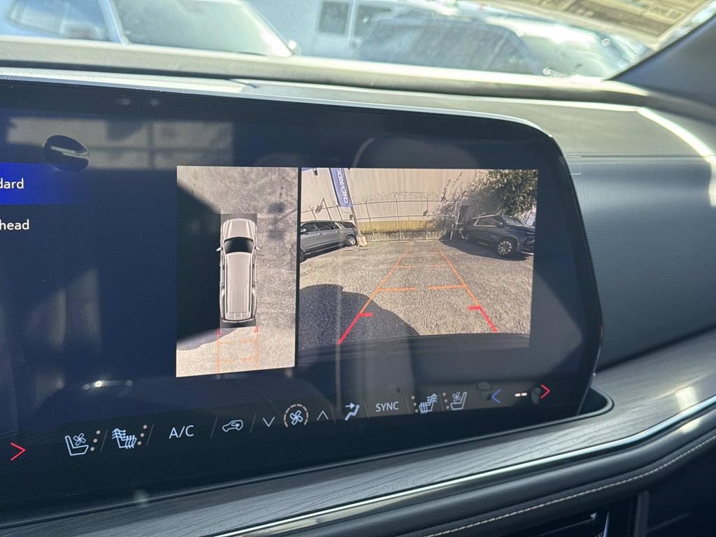 New 2026 Chevrolet Suburban Premier image 26