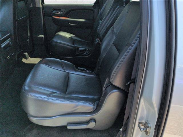 Used 2013 Chevrolet Suburban LTZ RWD image 29