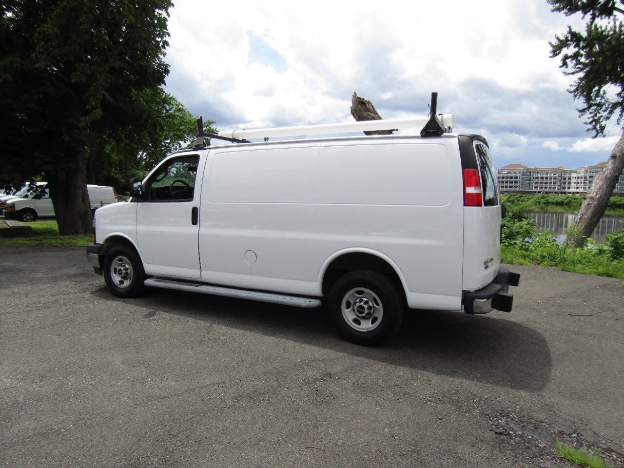 Used 2018 GMC Savana 2500 w/ Driver Convenience Package RWD image 31