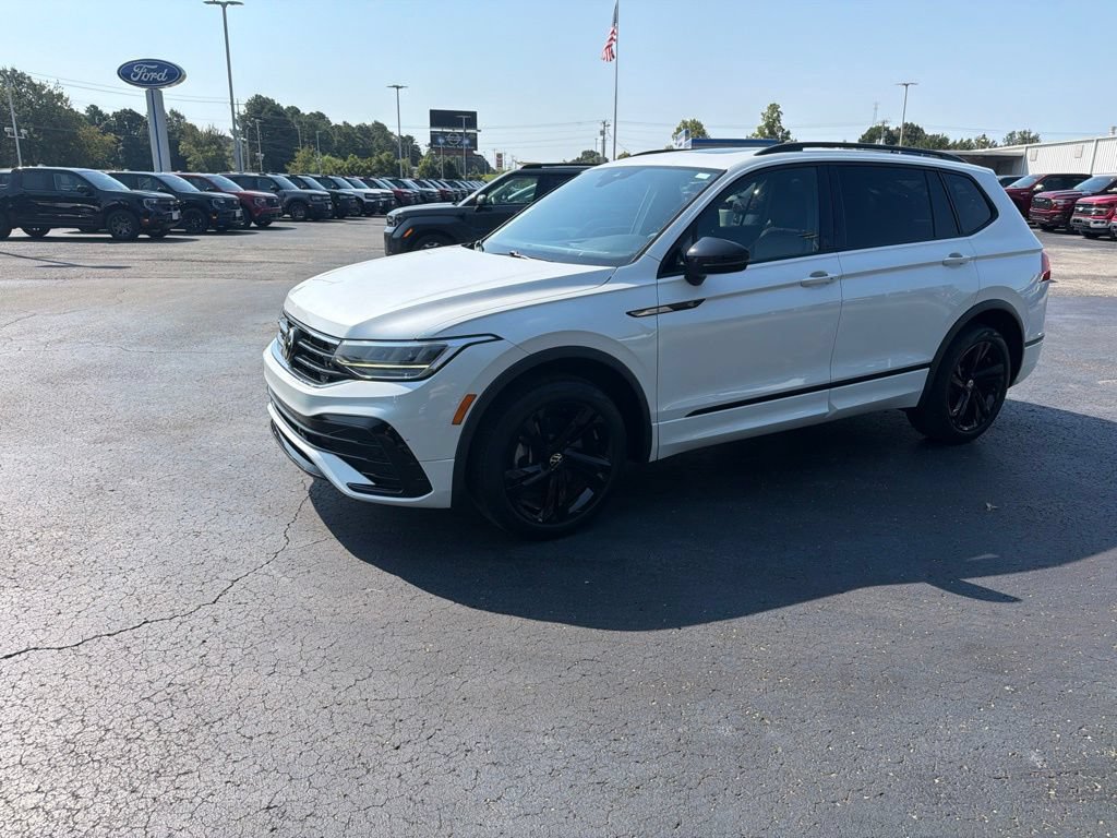 Used 2023 Volkswagen Tiguan SE R-Line FWD image 7
