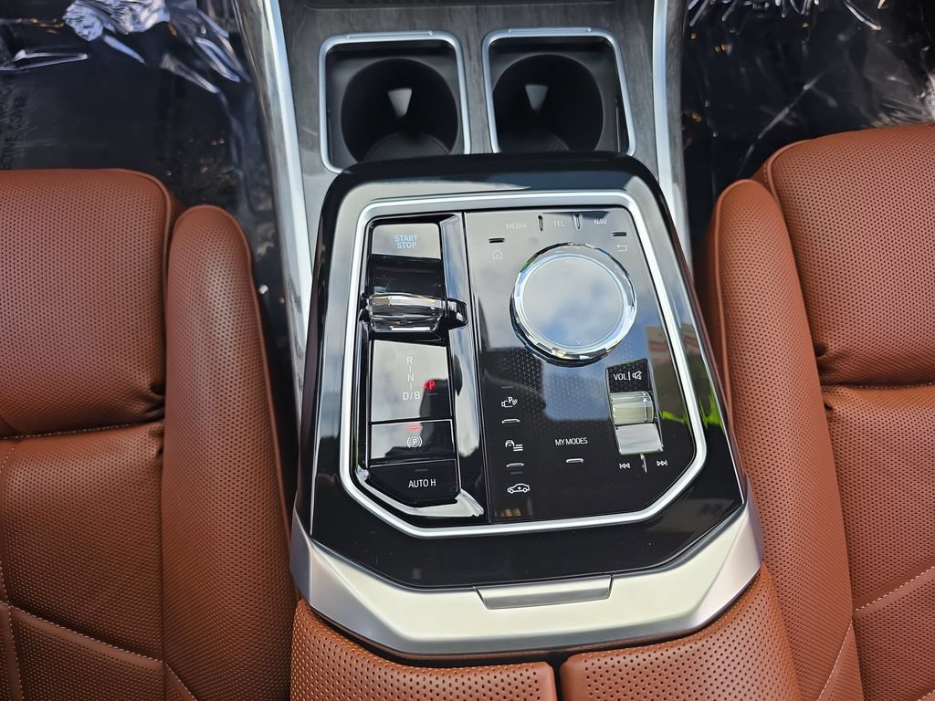 Used 2025 BMW i7 eDrive50 w/ M Sport Package RWD image 29