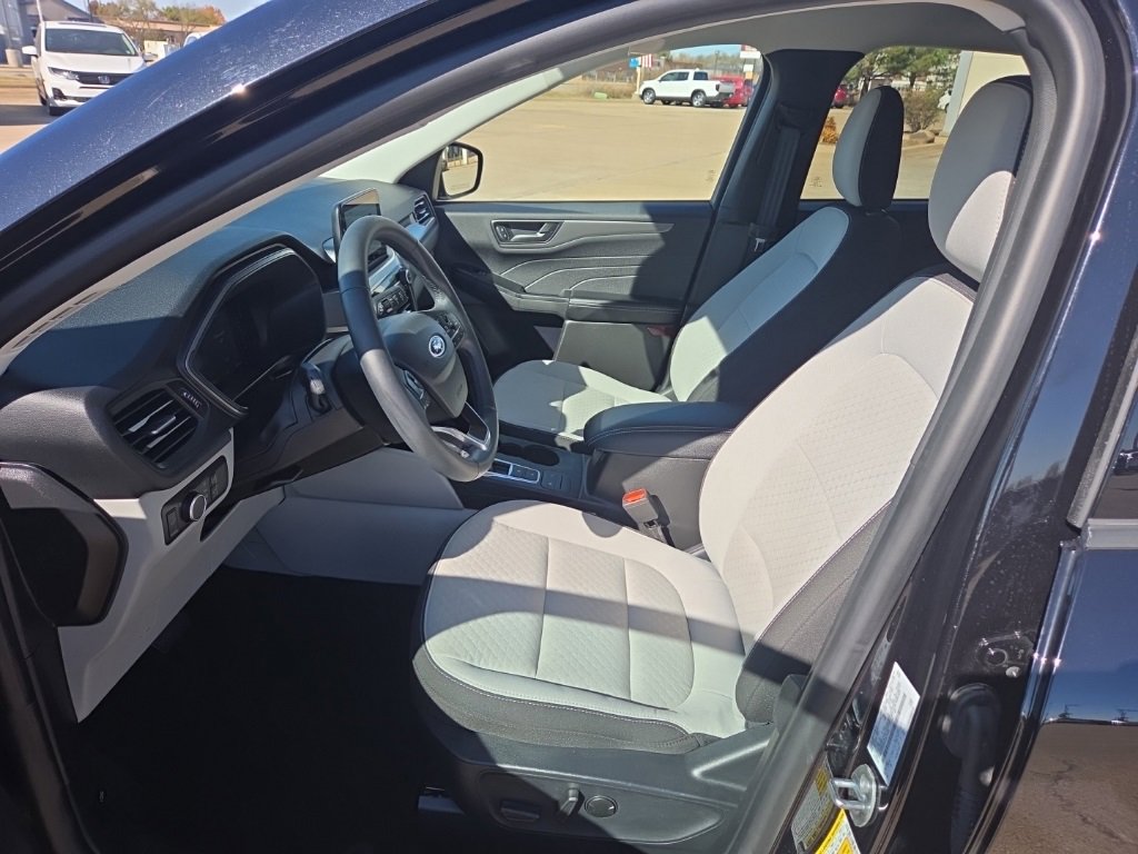 Used 2024 Ford Escape Active image 12