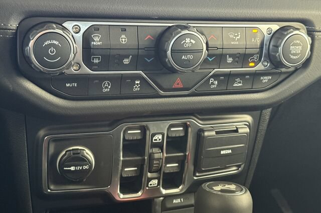 New 2027 Jeep Wrangler Unlimited Sahara AWD/4WD image 18