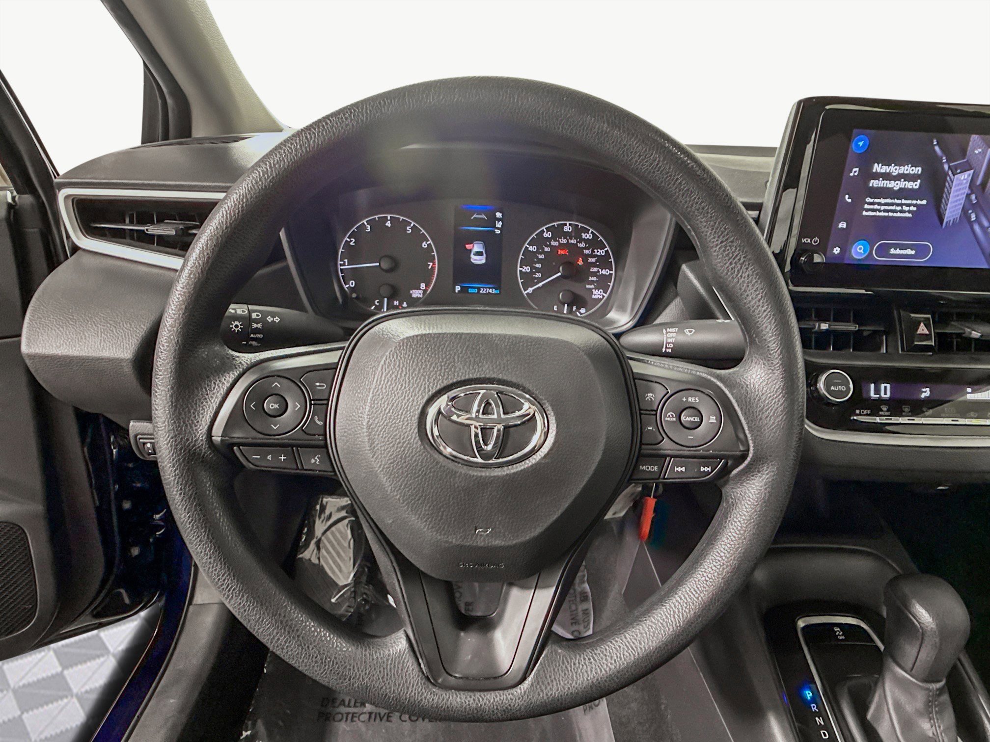 Used 2025 Toyota Corolla LE image 13
