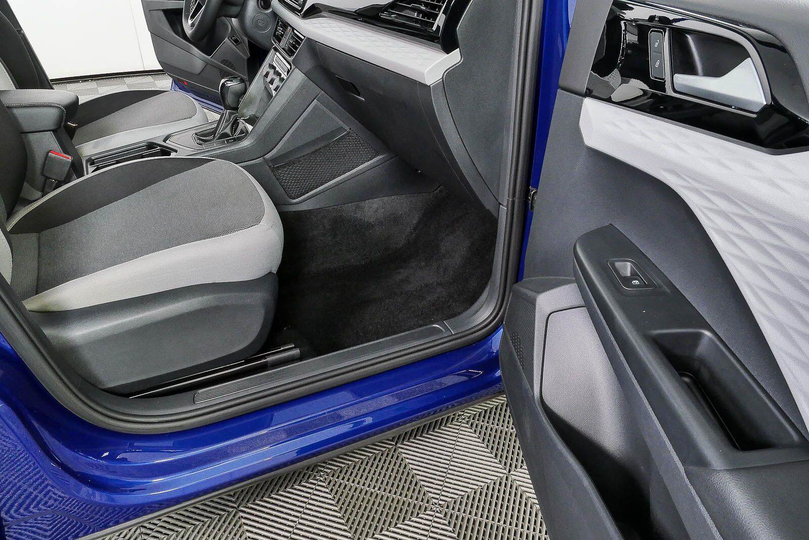 Certified 2023 Volkswagen Taos S FWD image 21