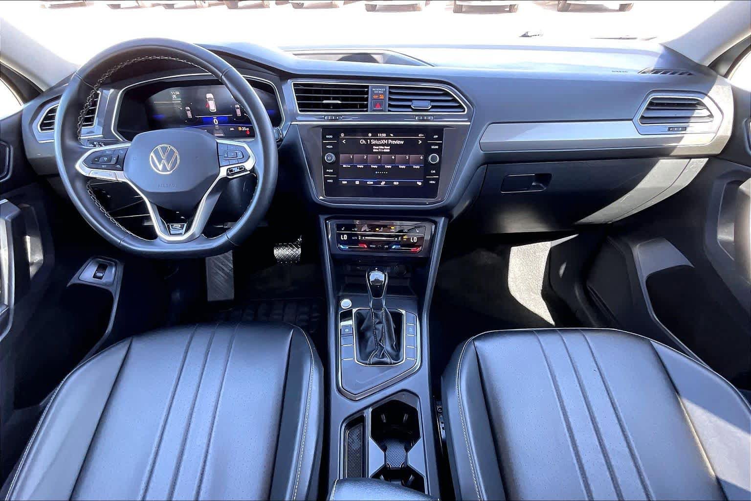 Used 2024 Volkswagen Tiguan SE FWD image 16