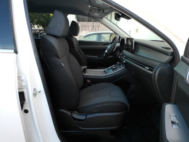 Used 2023 Hyundai Palisade SE FWD image 17