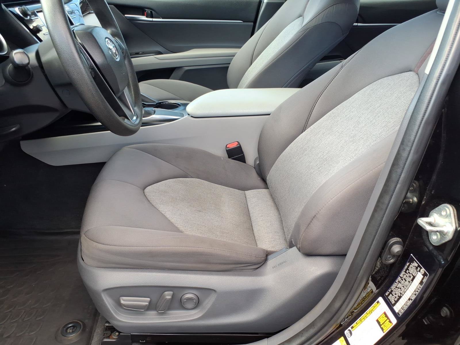 Used 2019 Toyota Camry LE FWD image 14