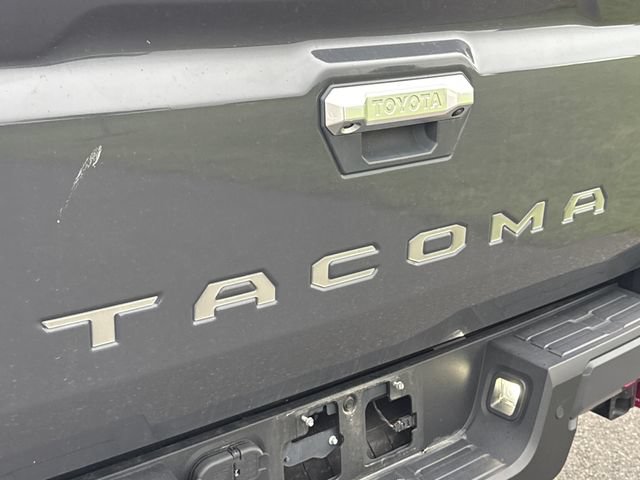 Used 2024 Toyota Tacoma Limited w/ Limited Package (LT) AWD/4WD image 17