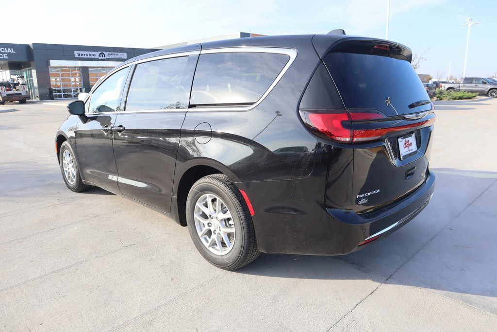 New 2026 Chrysler Pacifica Select image 23