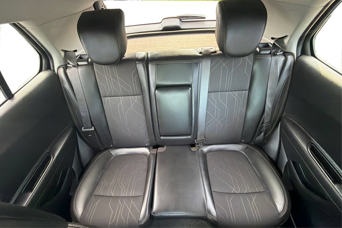 Used 2020 Chevrolet Trax LT w/ LT Convenience Package FWD image 13