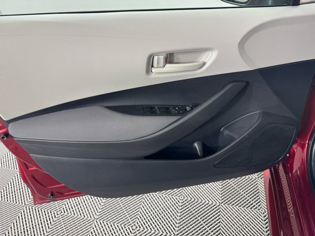 Used 2022 Toyota Corolla LE image 10