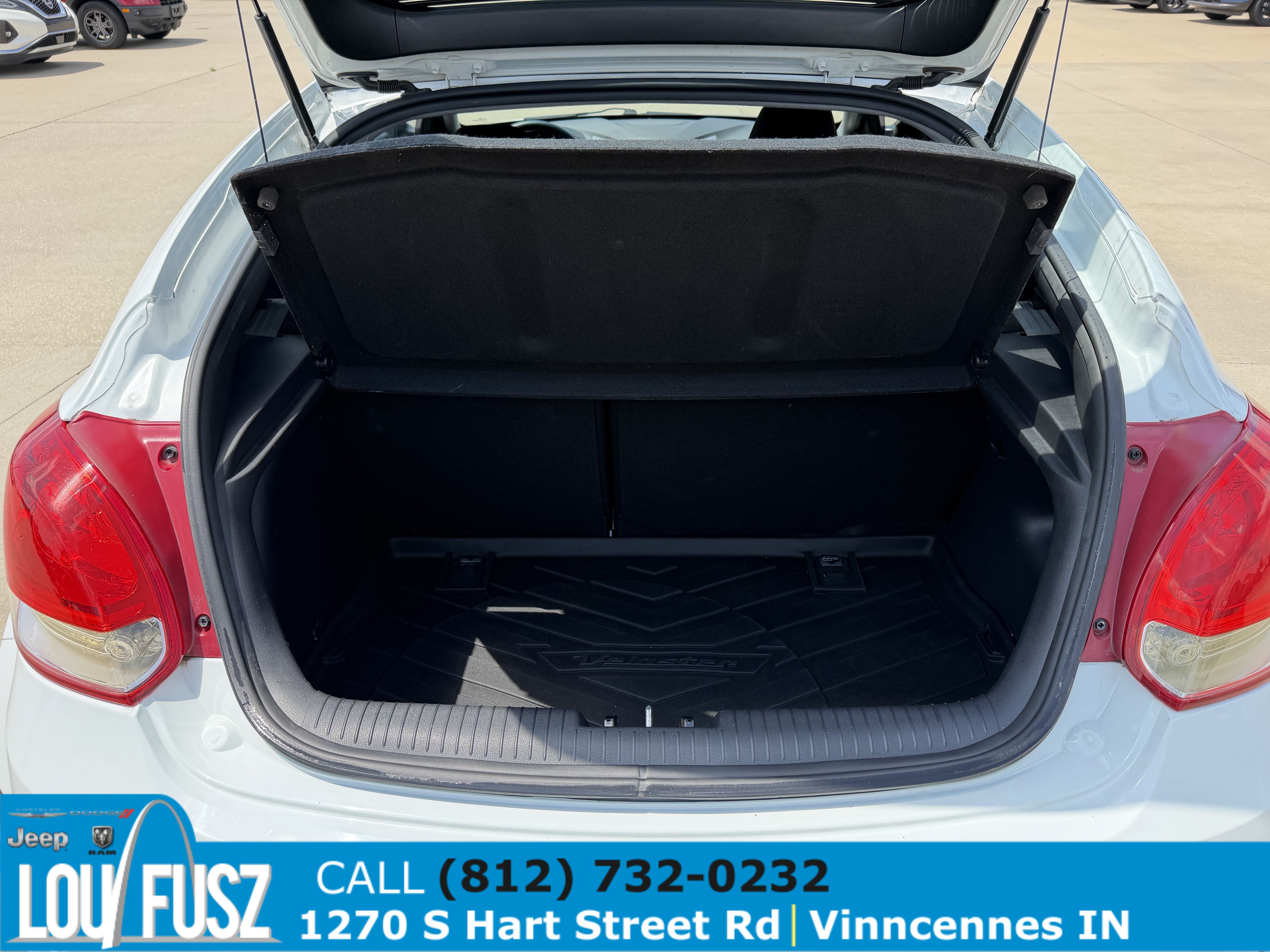 Used 2013 Hyundai Veloster FWD image 9