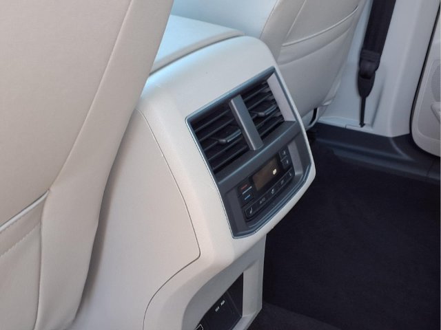 Used 2018 Volkswagen Atlas SEL Premium AWD/4WD image 27