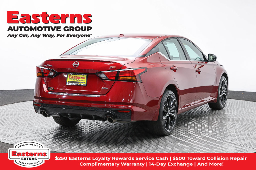 Used 2023 Nissan Altima 2.5 SR w/ SR Premium Package AWD/4WD image 6