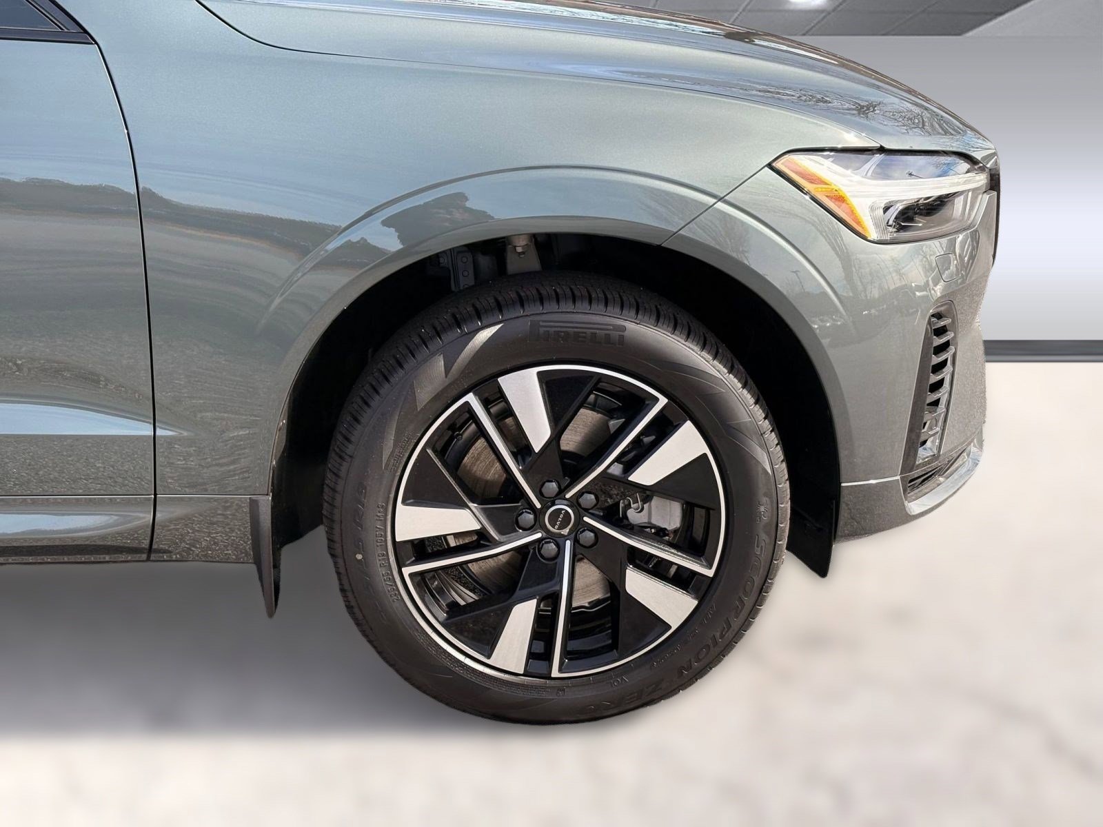 New 2026 Volvo XC60 T8 Core w/ Climate Package image 11