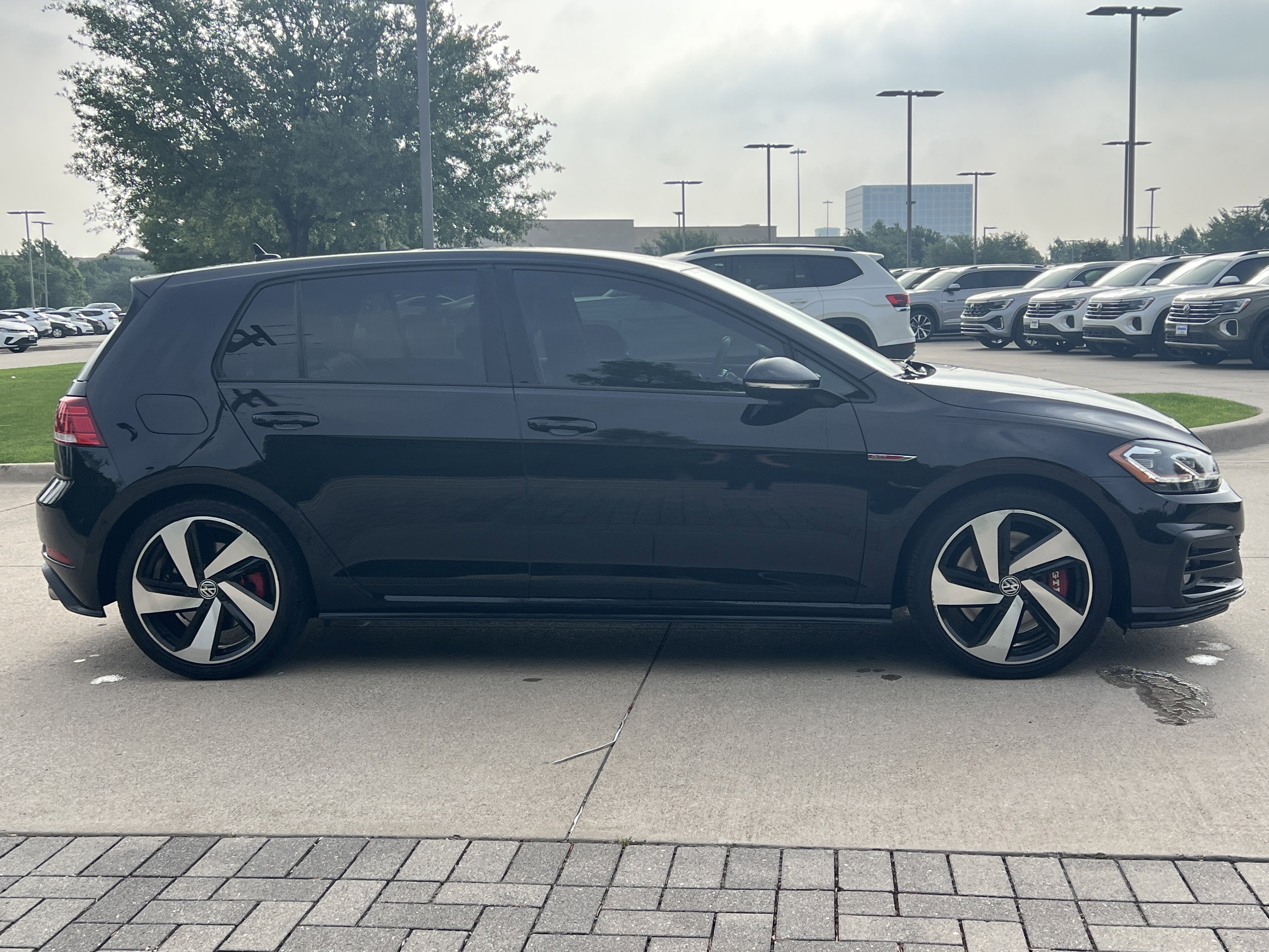 Used 2018 Volkswagen GTI Autobahn FWD image 11