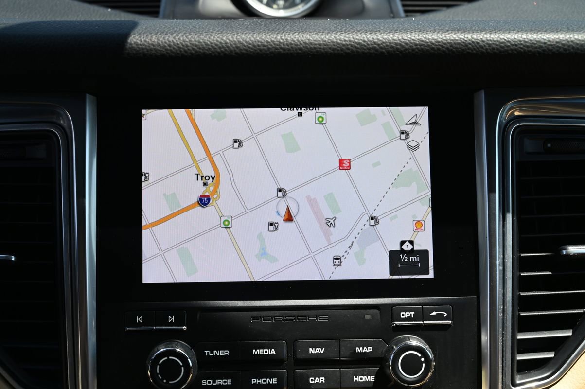 Used 2018 Porsche Macan S image 28