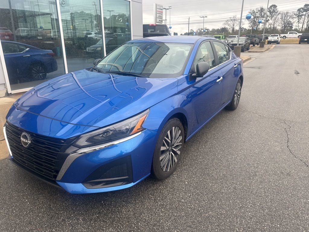 Used 2025 Nissan Altima 2.5 SV