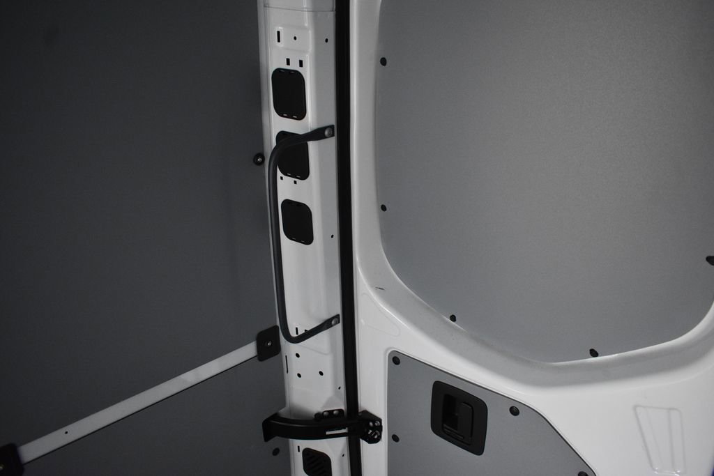 Used 2024 Mercedes-Benz eSprinter 170 Cargo image 33