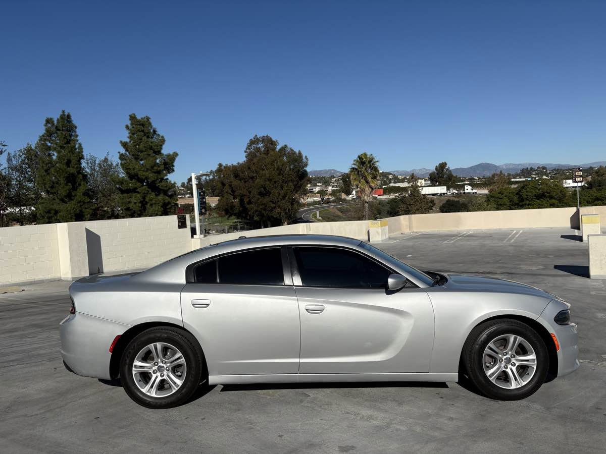 Used 2019 Dodge Charger SXT image 29