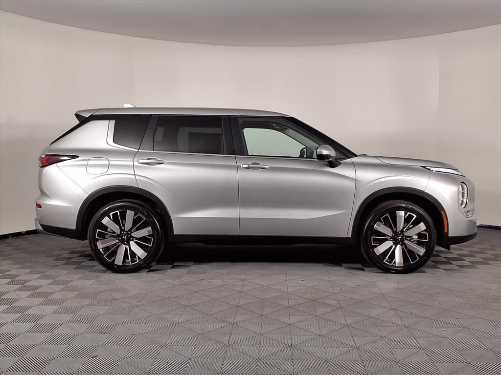 New 2026 Mitsubishi Outlander SE AWD/4WD image 28