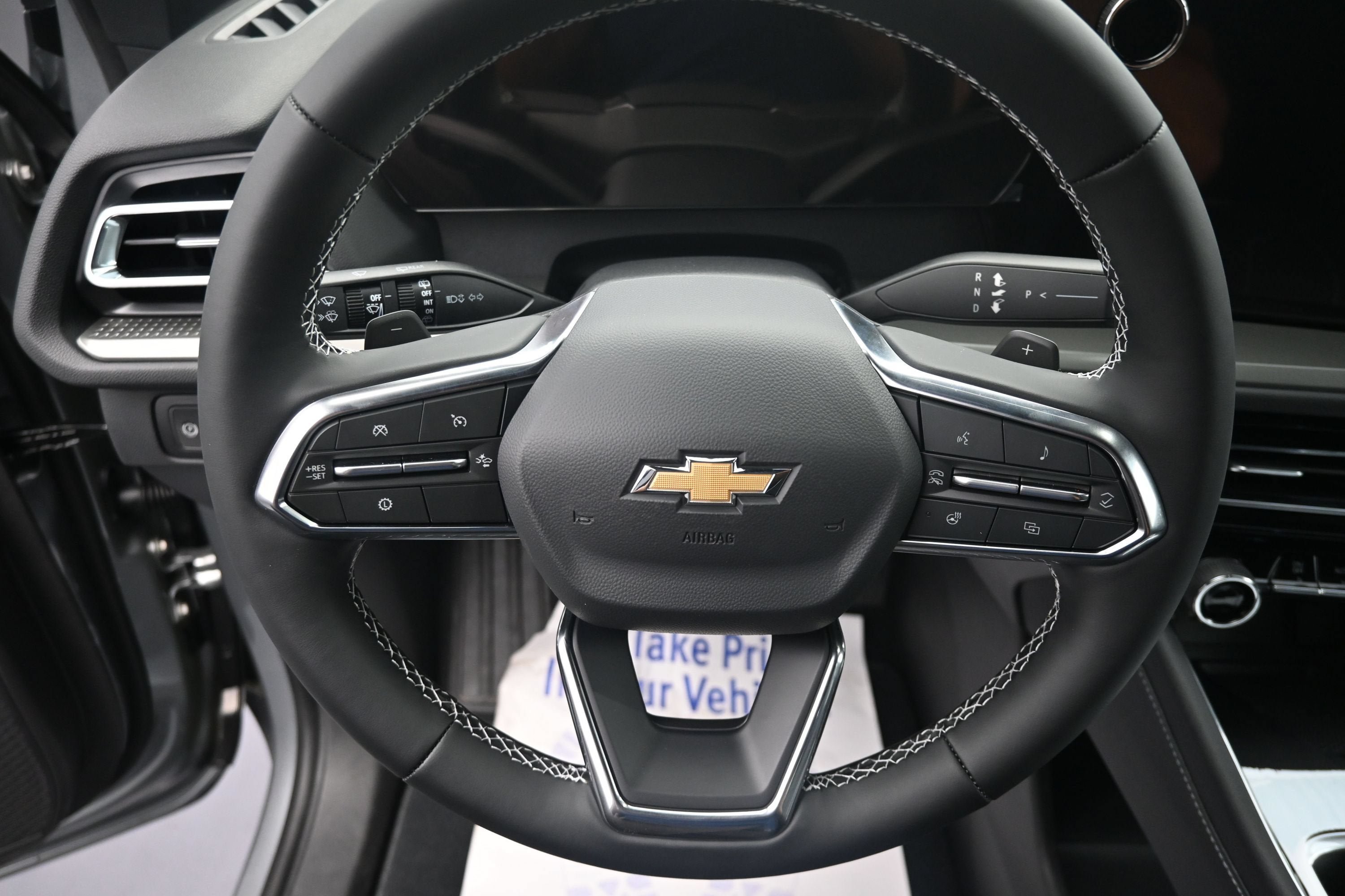 New 2027 Chevrolet Traverse LT w/ Sun and Wheel Package FWD image 12