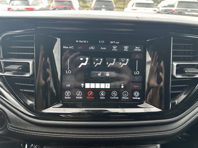 Used 2023 Dodge Durango SXT image 36