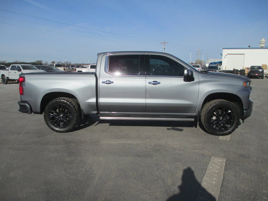 Used 2020 Chevrolet Silverado 1500 High Country w/ Technology Package image 3