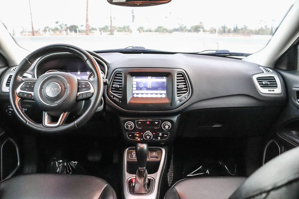 Used 2020 Jeep Compass Latitude w/ Popular Equipment Group FWD image 14