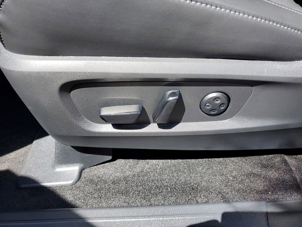 Certified 2025 INFINITI QX60 Luxe image 12