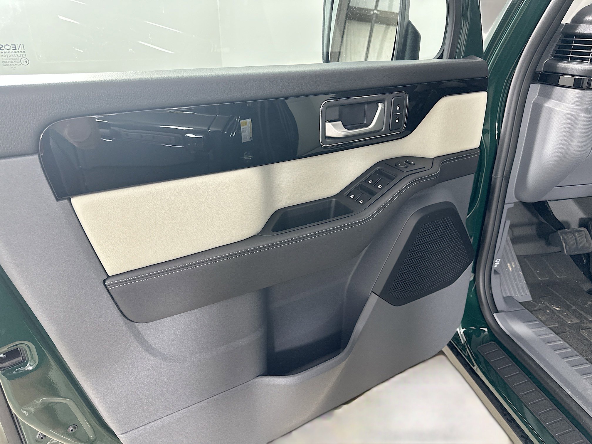 New 2025 INEOS Grenadier Fieldmaster Edition AWD/4WD image 17