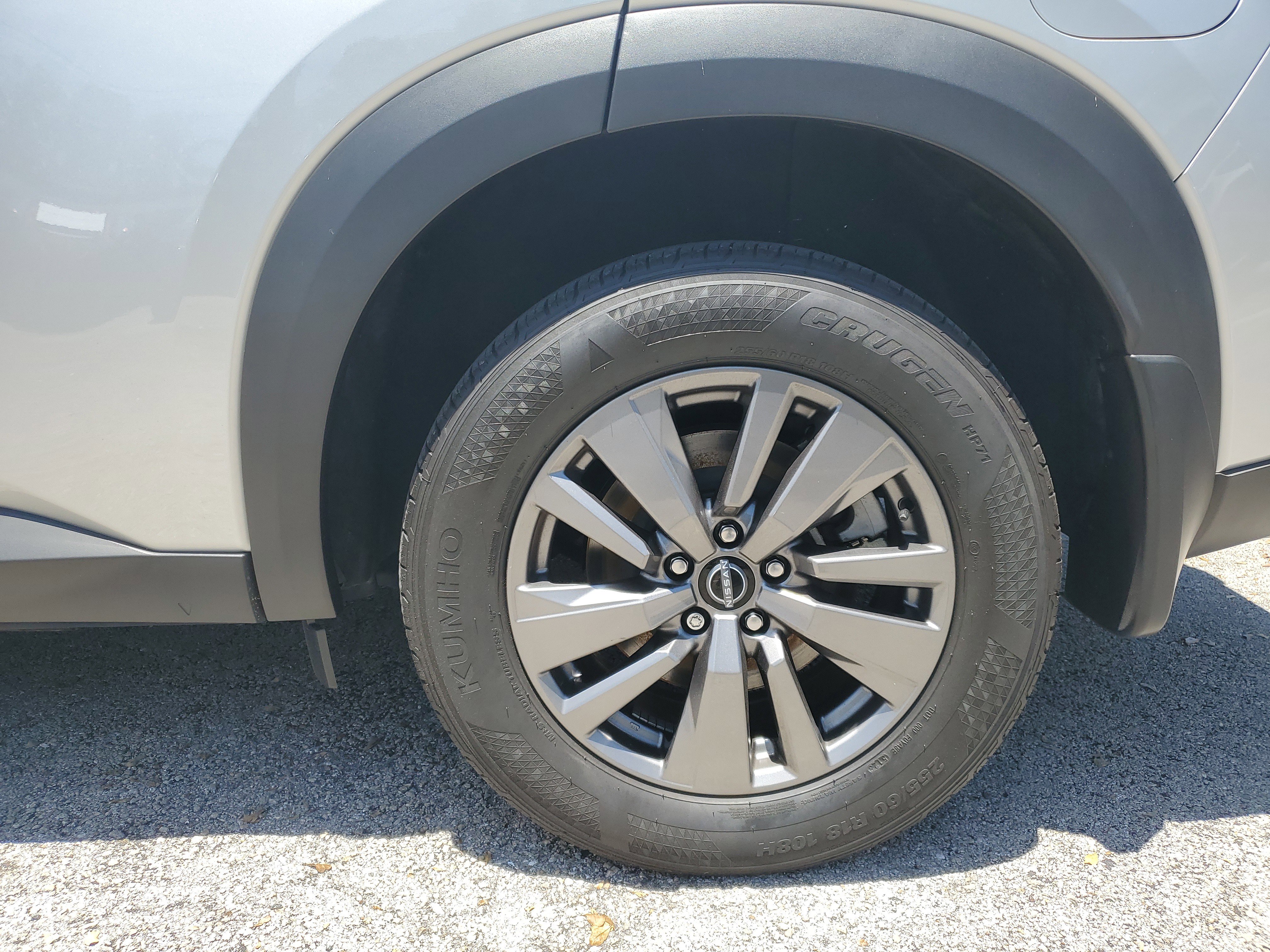 Used 2024 Nissan Pathfinder SV image 29