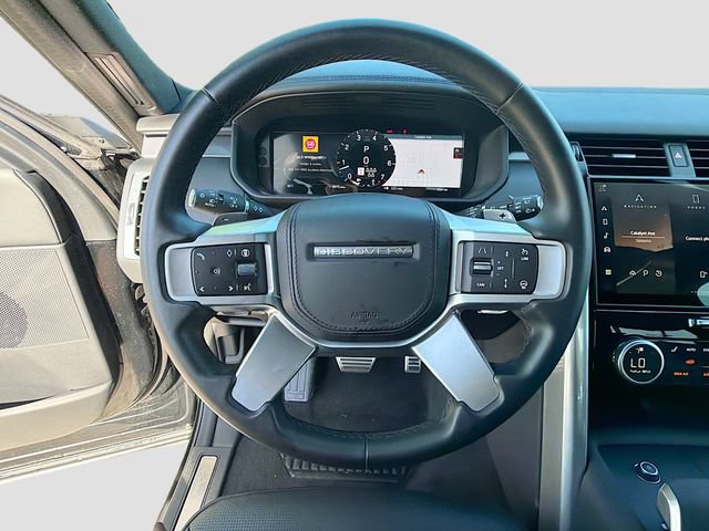 Used 2025 Land Rover Discovery Metropolitan Edition AWD/4WD image 42