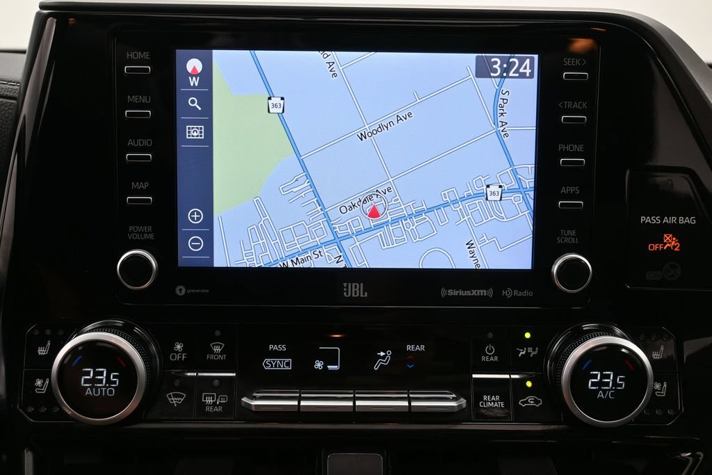 Used 2021 Toyota Highlander Limited AWD/4WD image 16