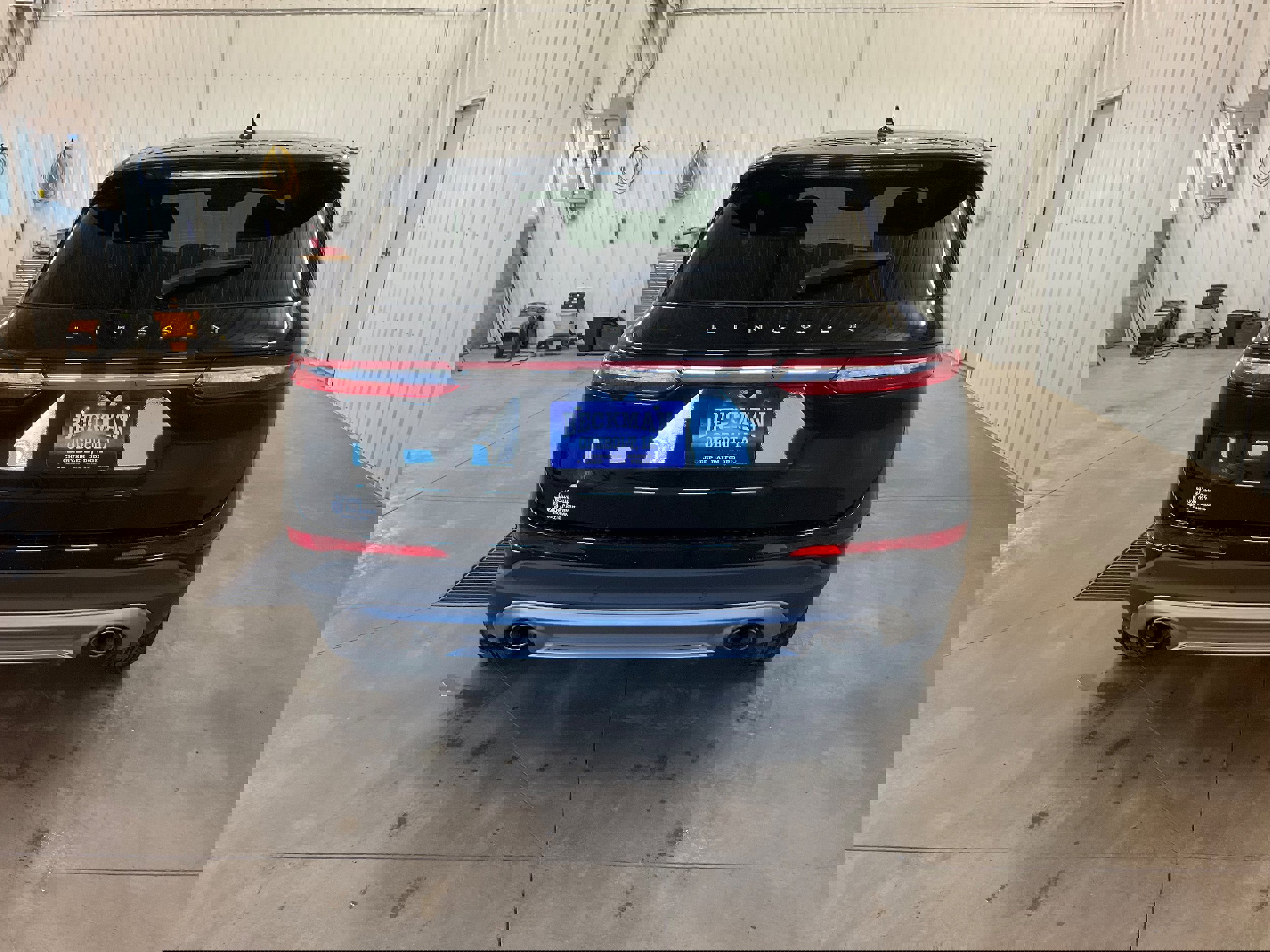 Used 2025 Lincoln Corsair AWD w/ Equipment Group 101A image 4