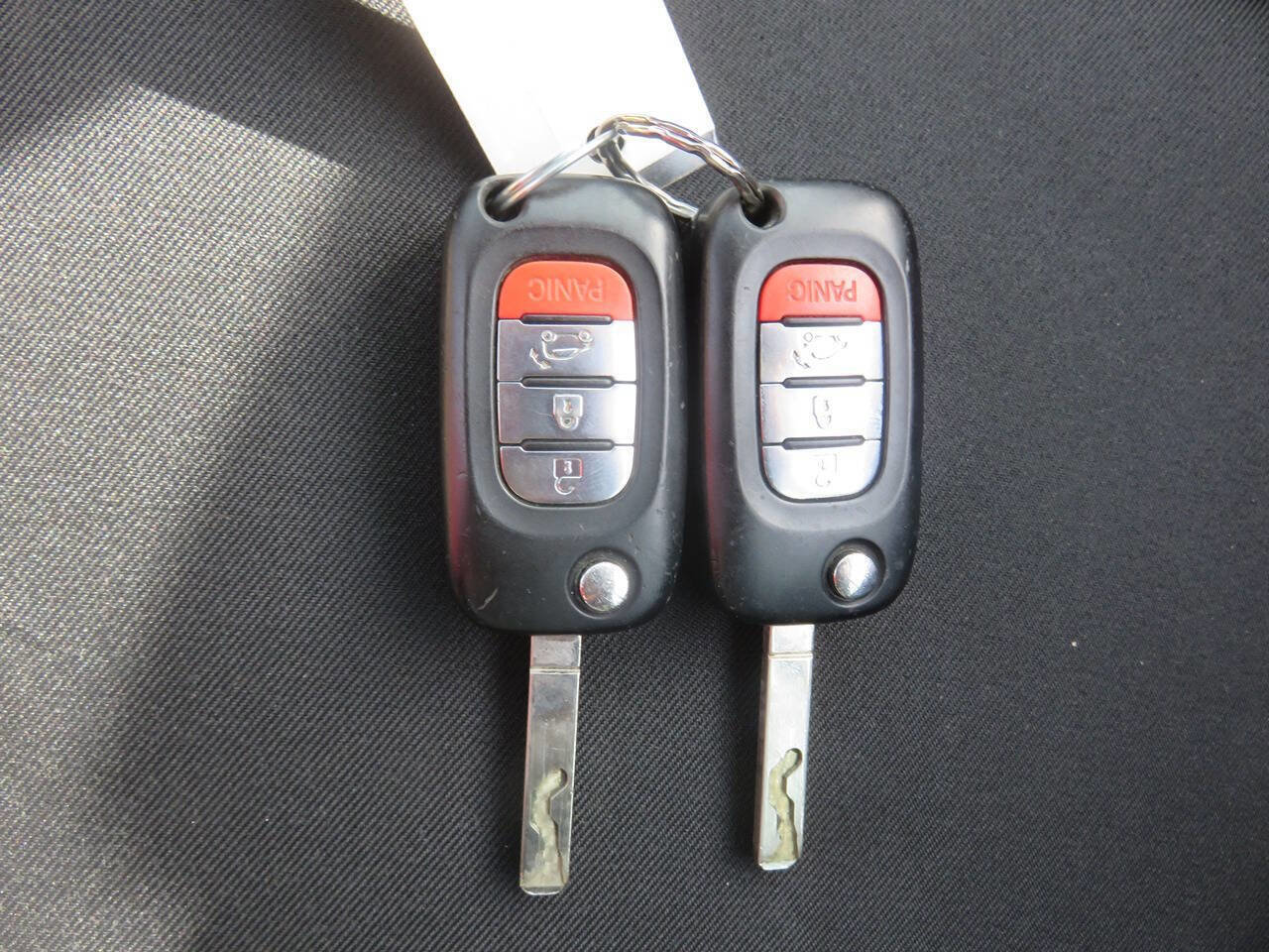 Used 2016 smart fortwo passion RWD image 19
