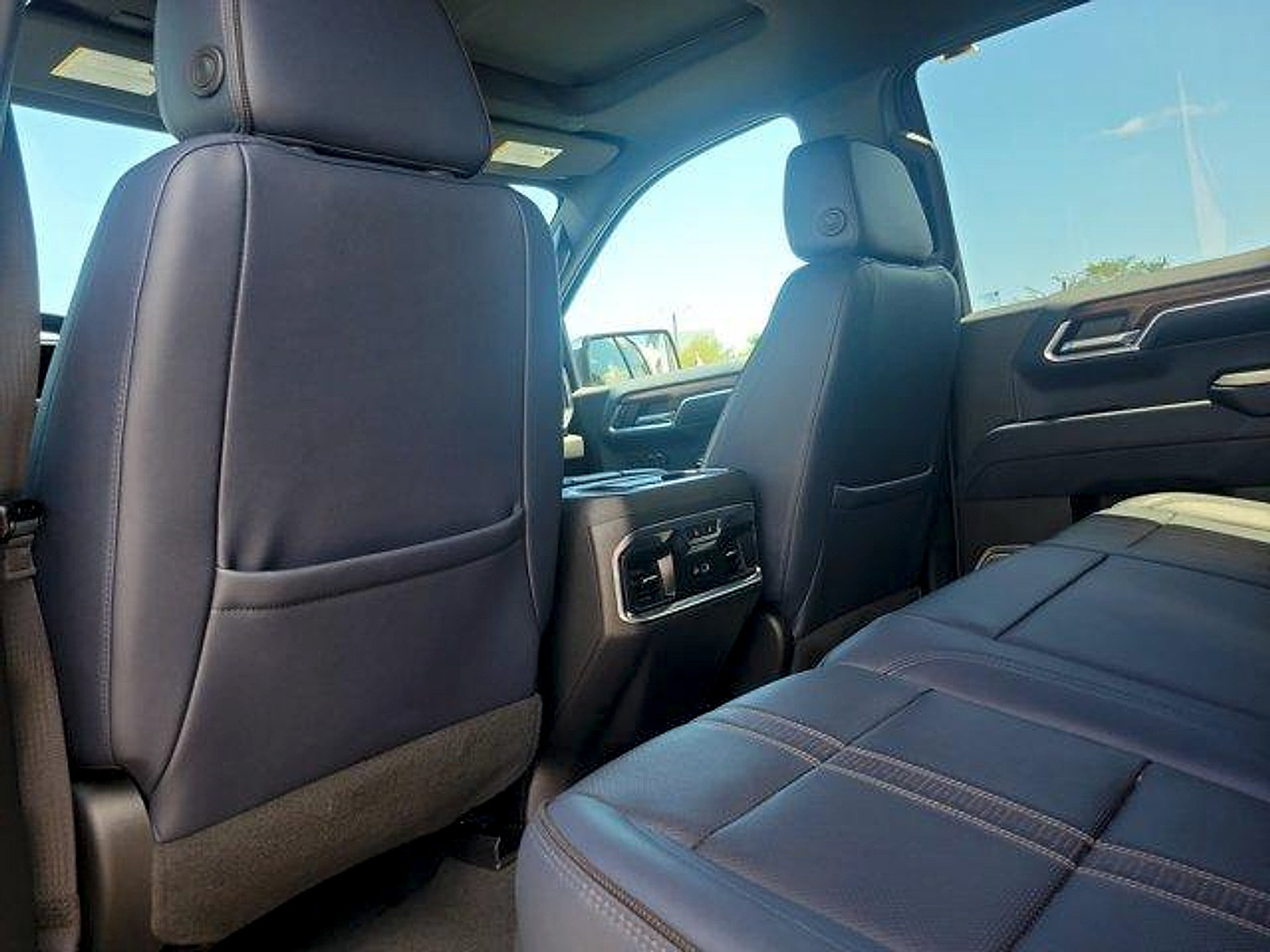 Used 2022 Chevrolet Silverado 1500 High Country RWD image 14