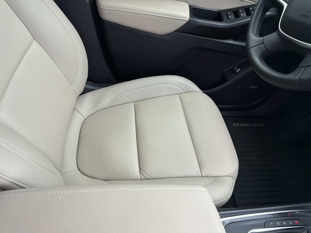 Used 2023 Chevrolet Traverse LT w/ LT Premium Package AWD/4WD image 14